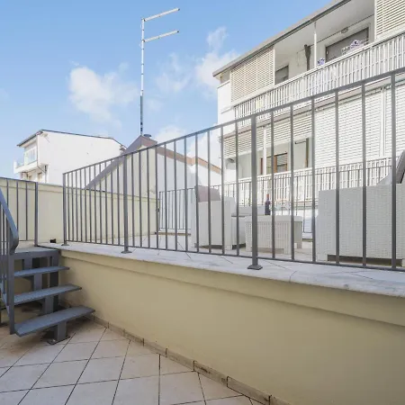 Amedeo By Interhome Viareggio